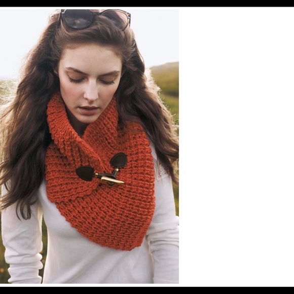 Michael Kors Toggle Neck Warmer - Picture 10 of 13